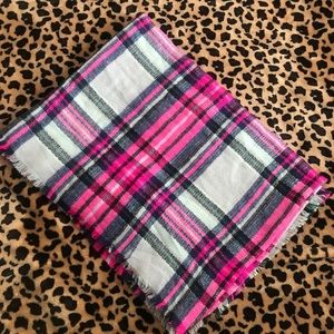 ✨FLASH SALE Betsey Johnson • Blanket Scarf